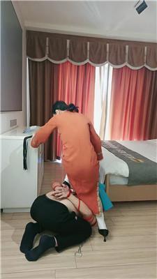 薇薇情侣主五花大绑/封嘴虐打/皮鞋白袜踩 bf48217