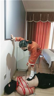 薇薇情侣主五花大绑/封嘴虐打/皮鞋白袜踩 bf48217