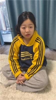 小凤梨闻舔臭鞋/自己抽耳光 JS241213-43