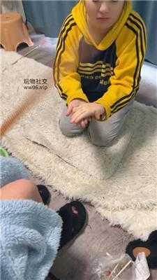 小凤梨母畜狗舔脏拖鞋 JS241213-47