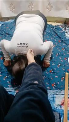 伪娘和人妻舔闻原味裸足/戒尺sp JS241213-48