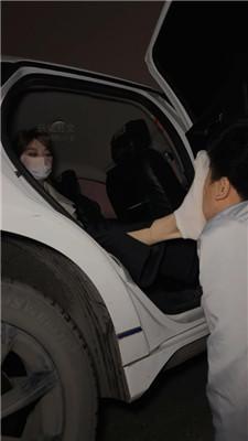 不知名陪酒小妹调-车内皮鞋白袜虐司机奴 bf48155