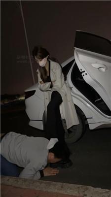 不知名陪酒小妹调-车内皮鞋白袜虐司机奴 bf48155