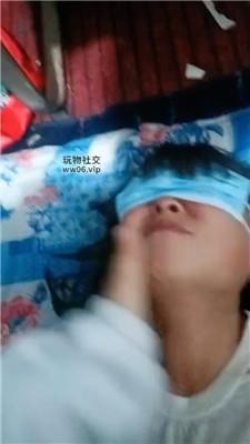 伪娘和人妻爱舔脏黑丝脚的变装CD JS241212-11