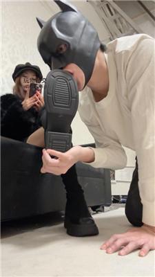 米琦妙妙屋跪舔脏靴底/白袜脚深喉 bf48116