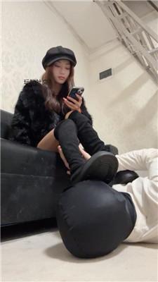 米琦妙妙屋跪舔脏靴底/白袜脚深喉 bf48116