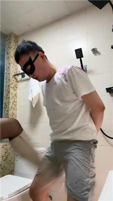 伊晨换多双高跟全体重踩踏 bf48133