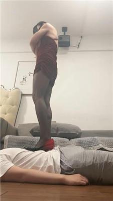 伊晨高跟黑丝全体重踩踏 bf48126