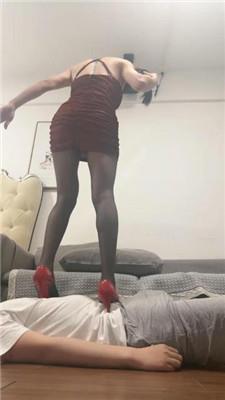 伊晨高跟黑丝全体重踩踏 bf48126