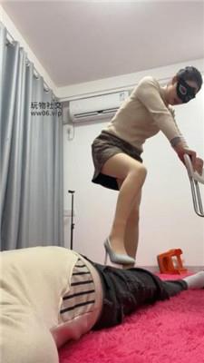 姗姗居高临下高跟踩踏/鞭打 JS241212-14