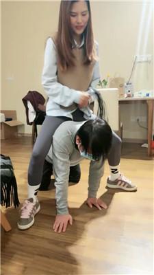 安主子逛街后原味鞋袜虐绿帽/圣水淋浴 bf48138