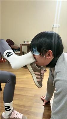 安主子逛街后原味鞋袜虐绿帽/圣水淋浴 bf48138