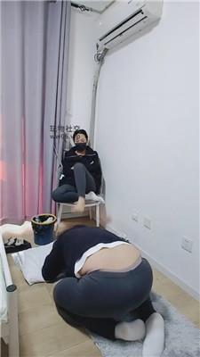 上海汤圆原味裸足狂舔蹂躏踩 241220-3