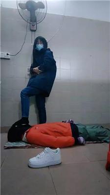 奇了怪了运动鞋棉袜踩虐地毯奴 JS241222-6