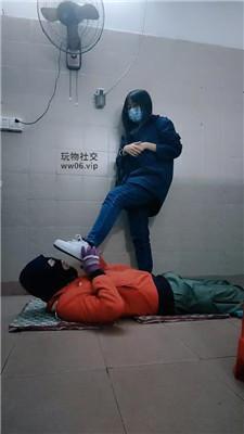 奇了怪了运动鞋棉袜踩虐地毯奴 JS241222-6