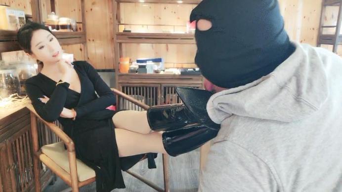 沅芷大人清理靴子泥巴喂饱双视角 bf48538