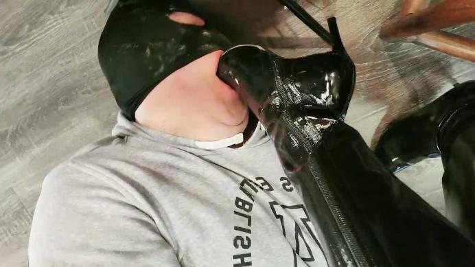 沅芷大人清理靴子泥巴喂饱双视角 bf48538