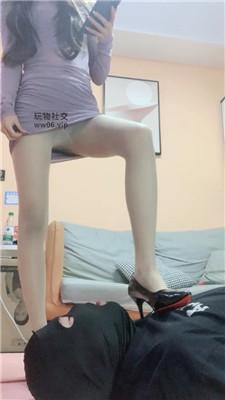 鹿可迷恋肉丝美腿/长靴碾压踩/脚插嘴 bf48493