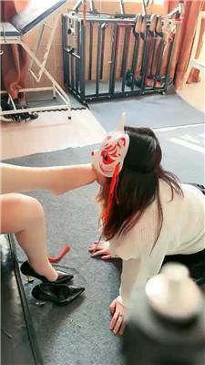 梦幻大大母畜-转胯遛狗/耳光高跟踩/圈养狗笼 JS241220-31