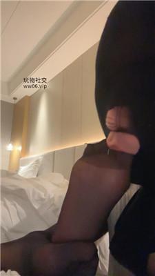 亚兮性感女神S-黑丝白袜气味辱 JS241219-32