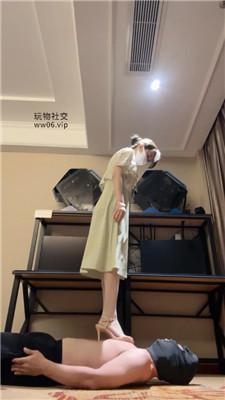 诗诗高跟肉丝美腿跳踩 bf48450