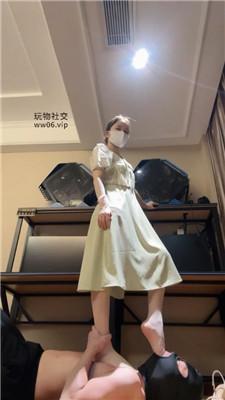 诗诗高跟肉丝美腿跳踩 bf48450