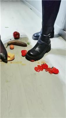 西北傻子开发足疗店双素人-踩踏水果喂食 bf48492