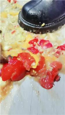 西北傻子开发足疗店双素人-踩踏水果喂食 bf48492