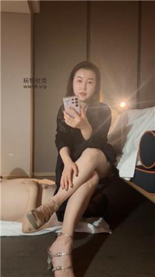 金融女主铆钉高跟凉鞋的臀下奴 JS241221-2