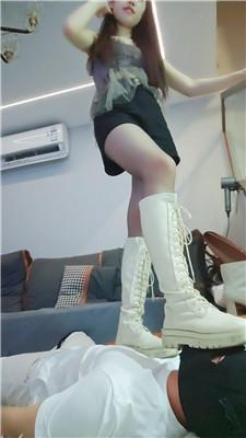 嘉妮长靴黑丝踩踏/胯下腿绞 bf48513