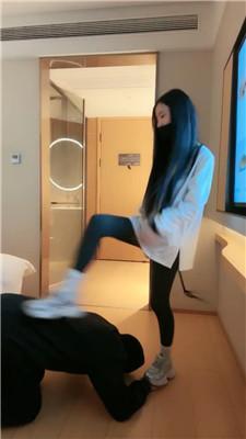 桃子骑马踩踏抽耳光/脏运动鞋白袜辱 bf48512