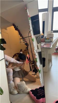 橘子没熟母畜-狂吸雪地靴/跪舔白丝 bf48509