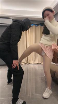 猴歌素人学生主-小白鞋踩踏踢裆 JS241221-1