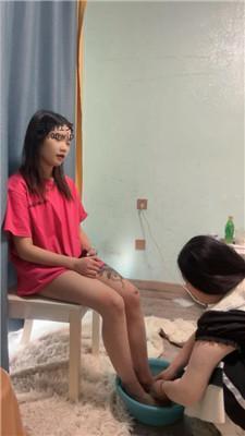 小凤梨抽耳光/鞭打/伺候沐足 bf48392