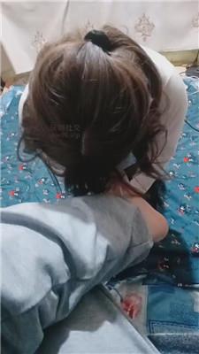 伪娘和人妻蓬头垢面的CD认真舔。真好玩。 241216-3