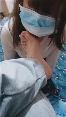 伪娘和人妻蓬头垢面的CD认真舔。真好玩。 241216-3