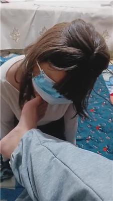 伪娘和人妻蓬头垢面的CD认真舔。真好玩。 241216-3