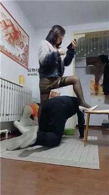 倾城转胯狗爬/跪舔高跟黑丝/踩踏坐脸窒息 JS241216-41