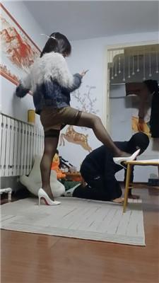 倾城转胯狗爬/跪舔高跟黑丝/踩踏坐脸窒息 JS241216-41