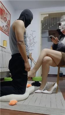 倾城转胯狗爬/跪舔高跟黑丝/踩踏坐脸窒息 JS241216-41