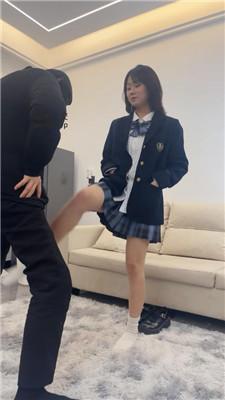 茜茜JK学院风主-皮鞋白袜踩虐哥哥 bf48910