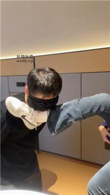 奈奈sama舔脏鞋/抽耳光不停 JS250101-13