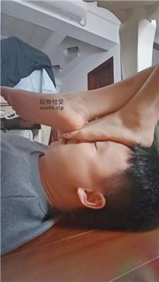 尤野桌底视角-玉足碾压踩虐家奴 JS250101-30