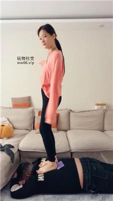 埋汰骑马玉足踩踏蹂躏 JS250101-42