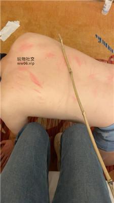 白兔家奴伺候不好就挨抽 JS250102-26