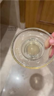 白兔家奴伺候不好就挨抽 JS250102-26