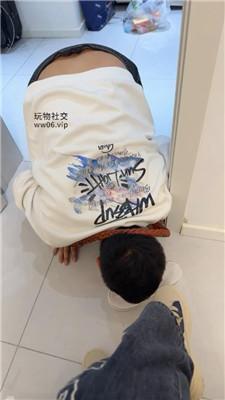 艾斯伺候女友约会回家-舔脏鞋臭白袜 JS250102-25