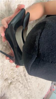 白兔闺蜜观战-白袜诱惑/舔高跟/狠抽 JS241230-35