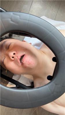 金融女主高跟美腿+短靴踩虐猥琐上司 JS241231-2