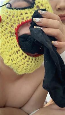 Qi7黑棉袜堵嘴虐乳坐脸 bf48878